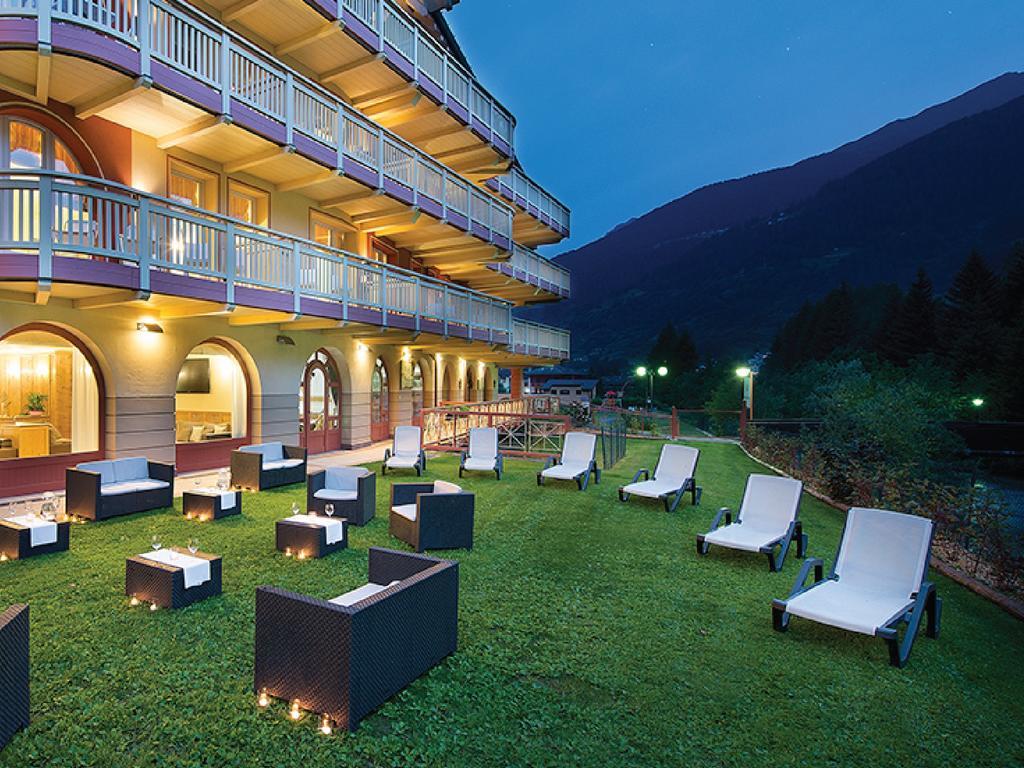 Residence Club Ponte Di Legno Exteriör bild